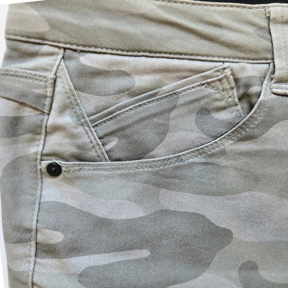 Wit & Wisdom Womens Size 14 Camo Print Ankle Stretch Skinny Pants Trousers - Picture 4 of 9